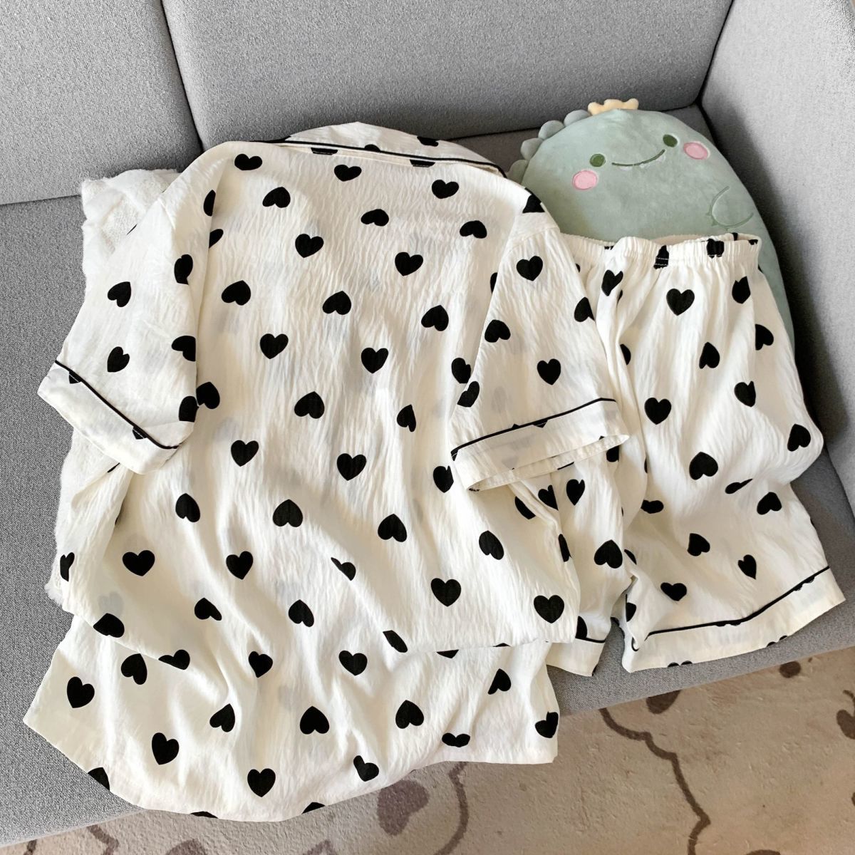 Dünner Sommer-Pyjama für Damen – Waders Bewertung und Preis