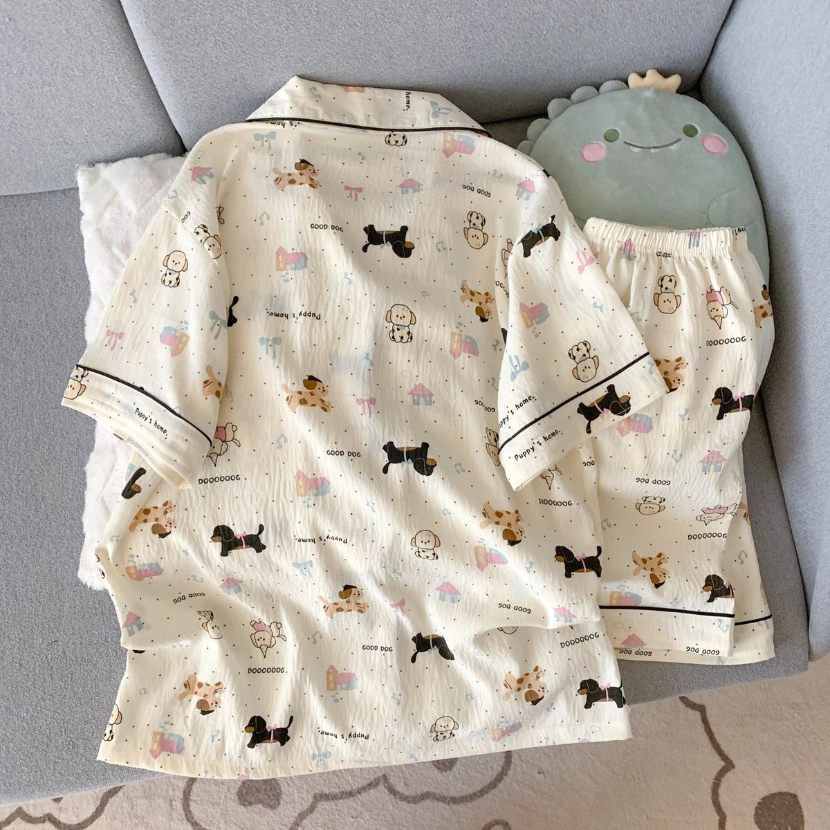 Dünner Sommer-Pyjama für Damen – Waders Bewertung und Preis